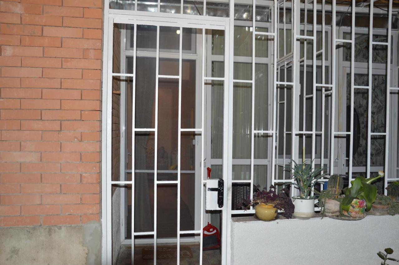 Ferienwohnung 20 Shota Rustaveli Avenue Tbilisi Exterior foto