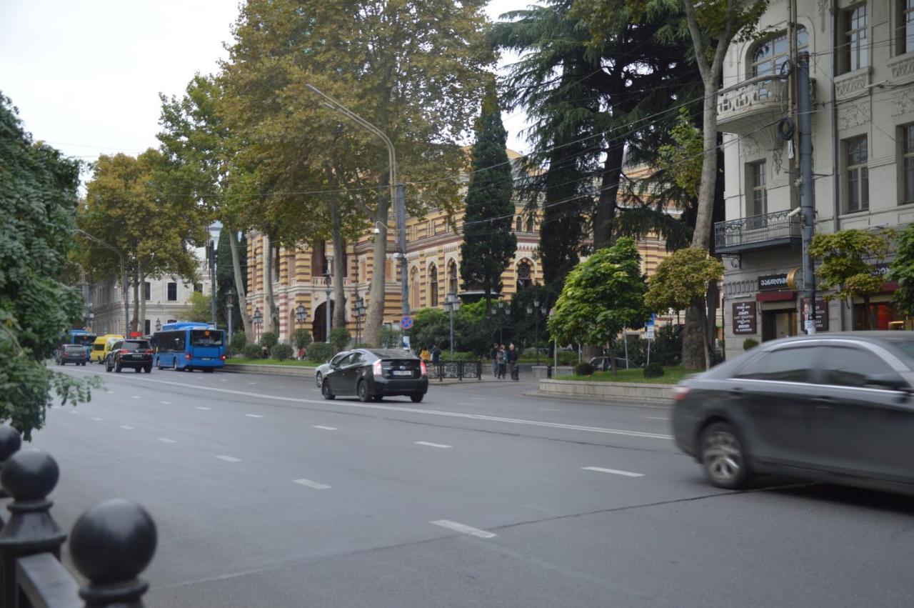 Ferienwohnung 20 Shota Rustaveli Avenue Tbilisi Exterior foto