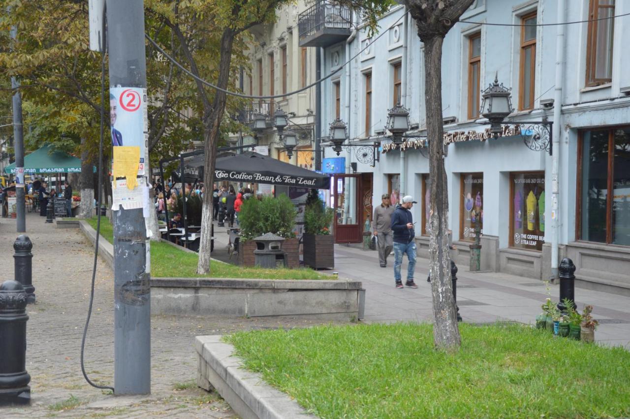 Ferienwohnung 20 Shota Rustaveli Avenue Tbilisi Exterior foto